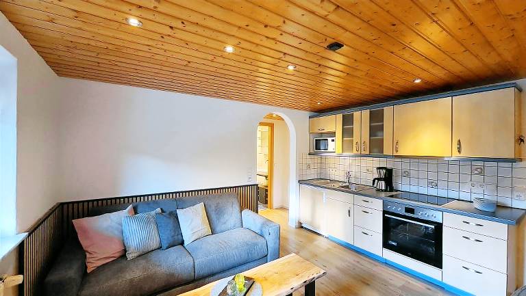 Holiday apartment with patio — photo 3
