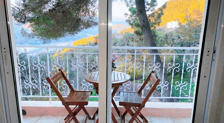Holiday apartment with pool — photo 2