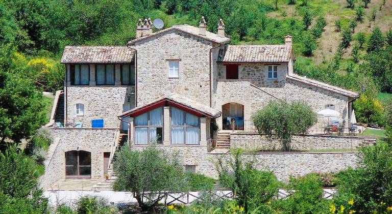 Family-friendly serviced apartment with pool, barbeque & garden | Good for workation | Dogs allowed in Assisi