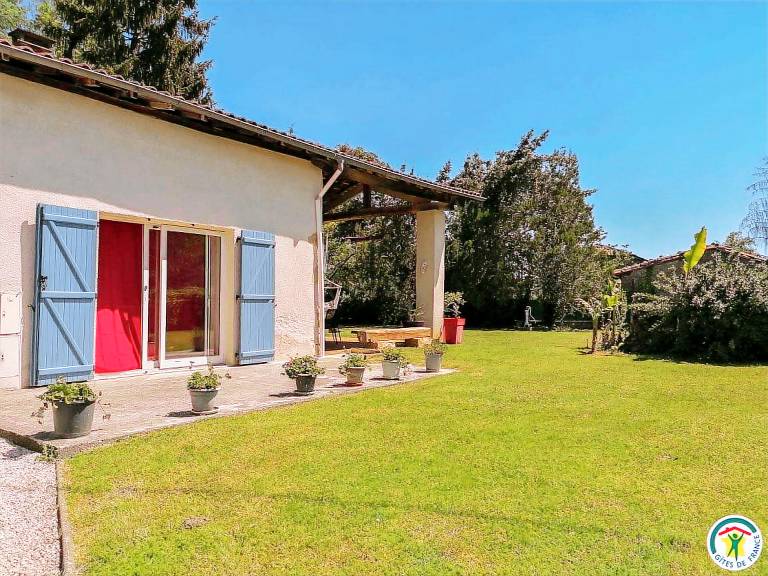 Gite with yard, terrace & barbecue — photo 5