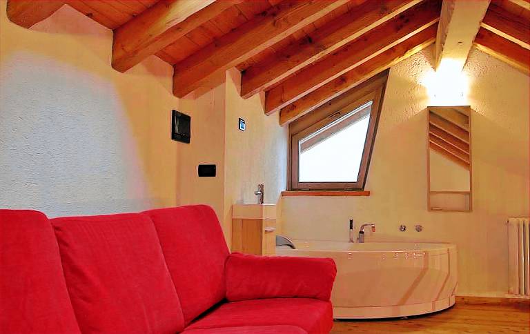 Child-friendly lovely chalet with patio, sauna & yard | Nature view | Pet-friendly — photo 2
