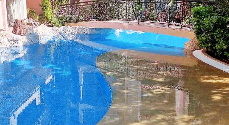 Apartment with pool — photo 3