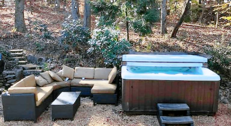 Farmhouse in a Peaceful Paradise with Huge Hot tub — photo 4