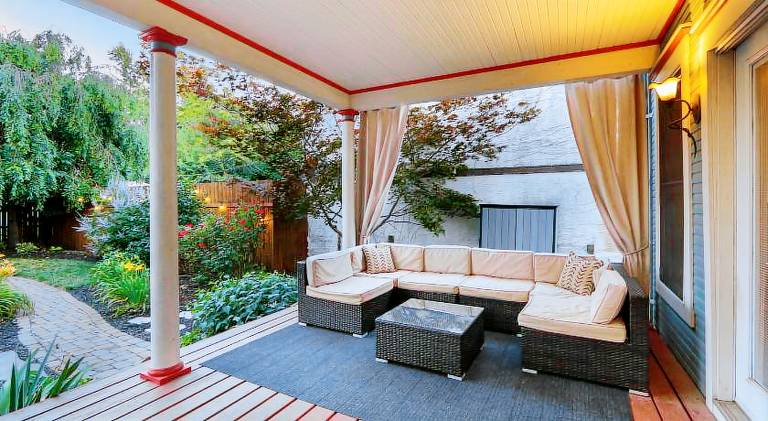 Home with Garage, Hot Tub, near OSU & Short North — photo 2
