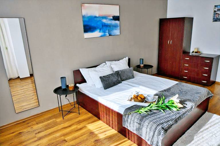 Dedicated room with sauna, pool & garden — photo 4