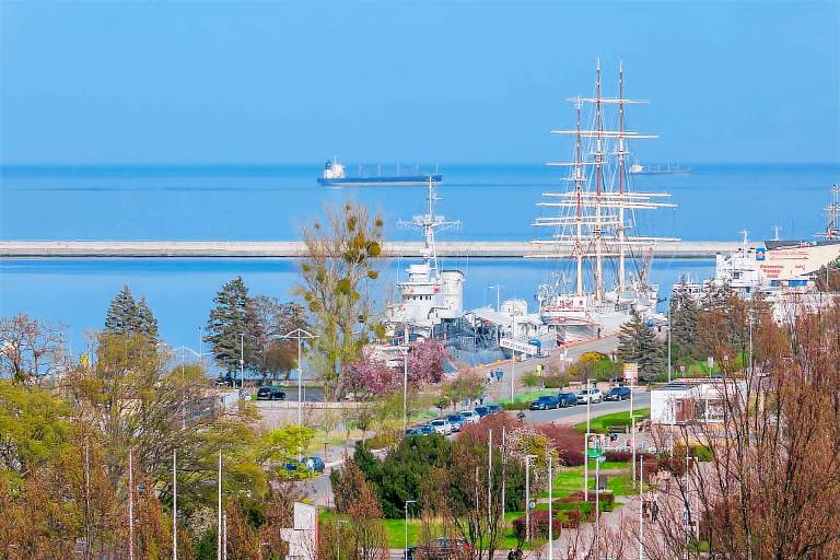 Skwer Kosciuszki 17-19 Gdynia Spacious Apartment Next to the Sea Balcony — photo 3