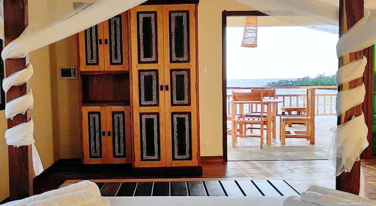 Family-oriented lodge with grill, terrace & pool | Dogs allowed — photo 2