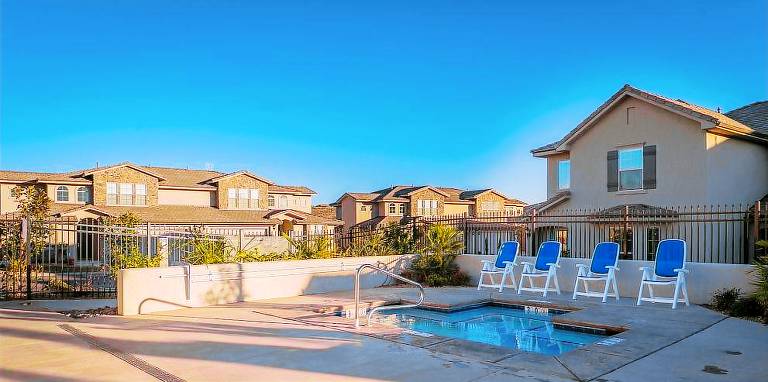 Child-friendly beautiful vacation home with hot tub, grill & private pool | Mountain view | Dogs allowed in Washington, UT