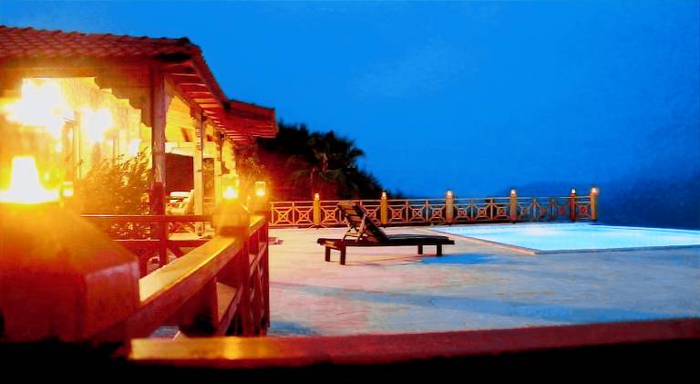 Pleasant villa with garden, BBQ & private pool | Perfect for remote work | Pets are welcome in Kumluca