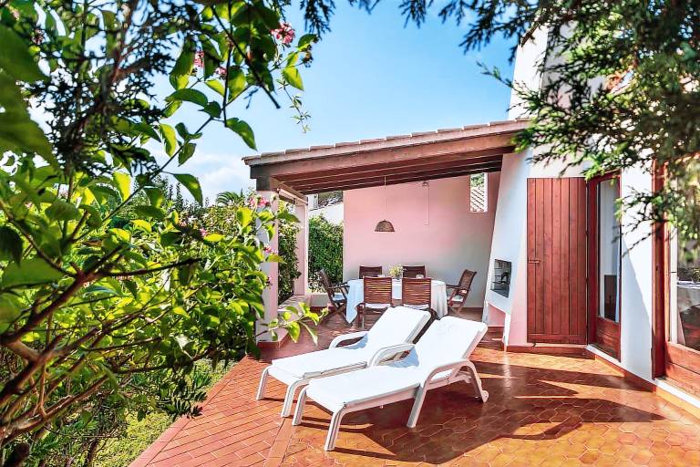 Villa Roberta Costa Rei – Charming Sardinian Villa on the Beach in Muravera