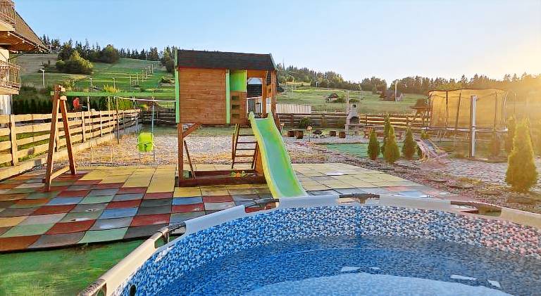 Pleasant vacation home with hot tub, yard & patio | Ski nearby | Pets allowed — photo 2