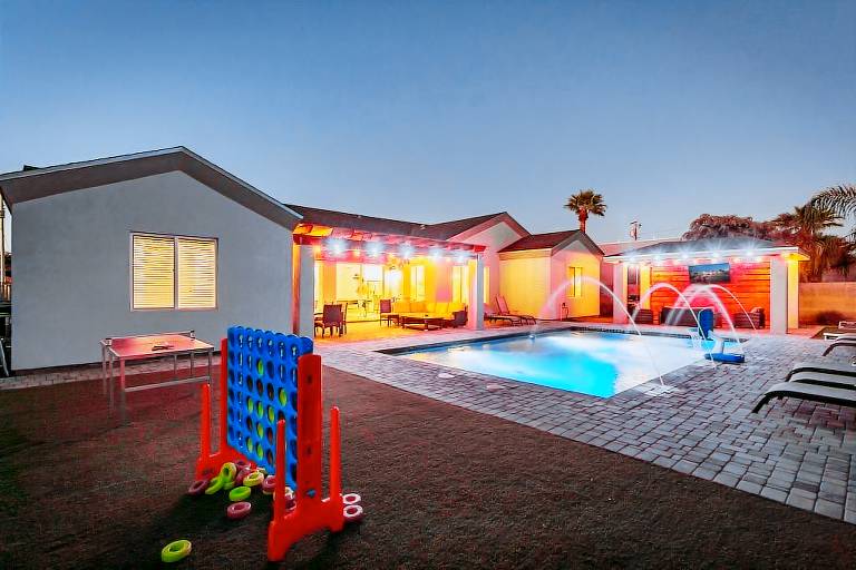 Hus Paradise Valley Village