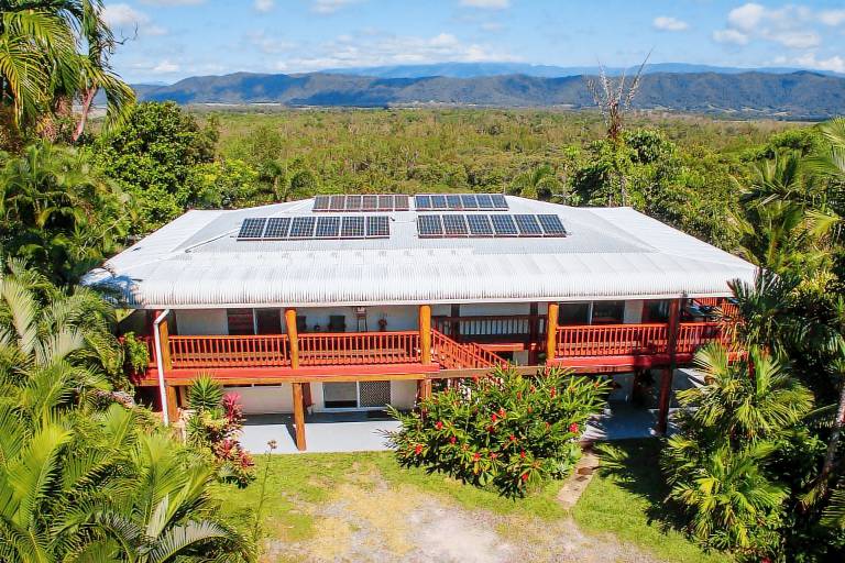 Bed and breakfast  Upper Daintree