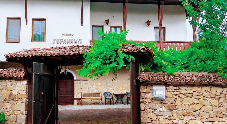 Villa with 5 rooms for 13 persons in Veliko Tarnovo
