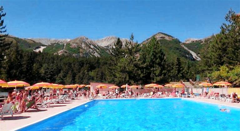 Wonderful holiday apartment with BBQ, patio & pool | Pets are welcome in L'Aquila