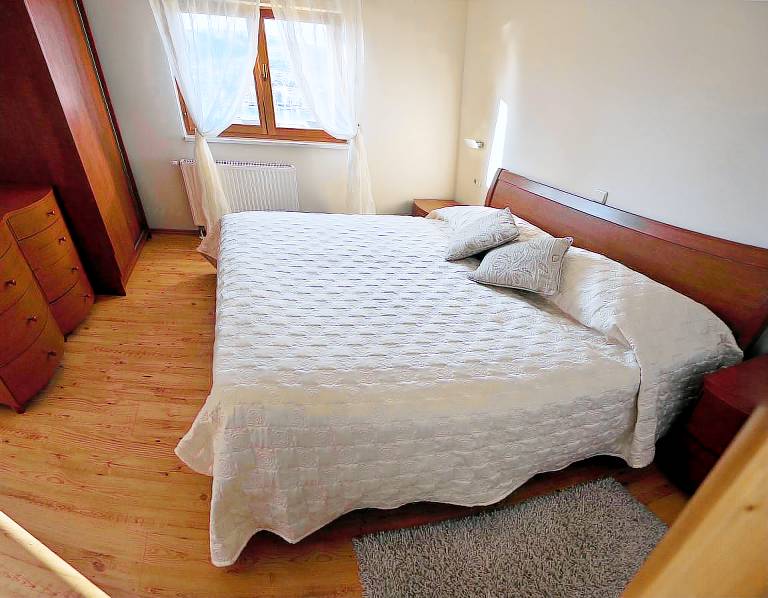 Rental apartment with pool, yard & terrace — photo 4
