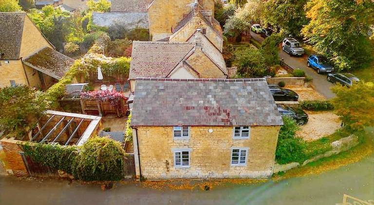House with hot tub in Chipping Campden