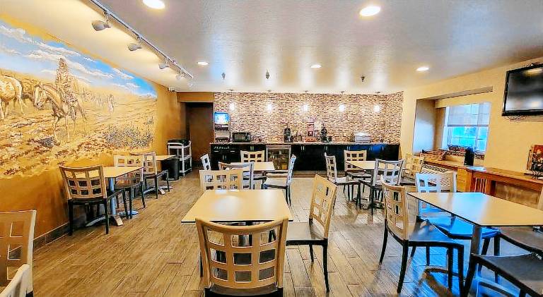 Monument Inn & Suites — photo 3