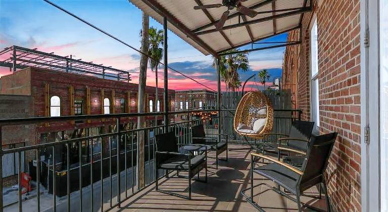 Rental apartment with patio | Pets are welcome — photo 2