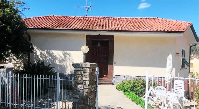 Rental apartment with 2 rooms for 5 persons in Diano Marina