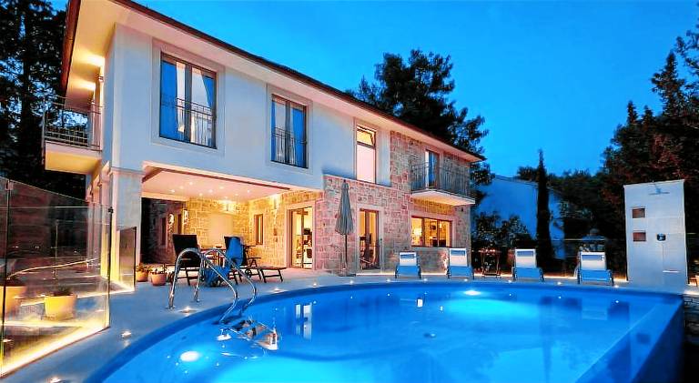 Villa Vrboska