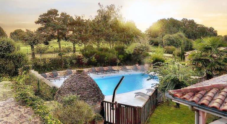 Hotel Le Mas de Castel - Piscine chauffee — photo 3