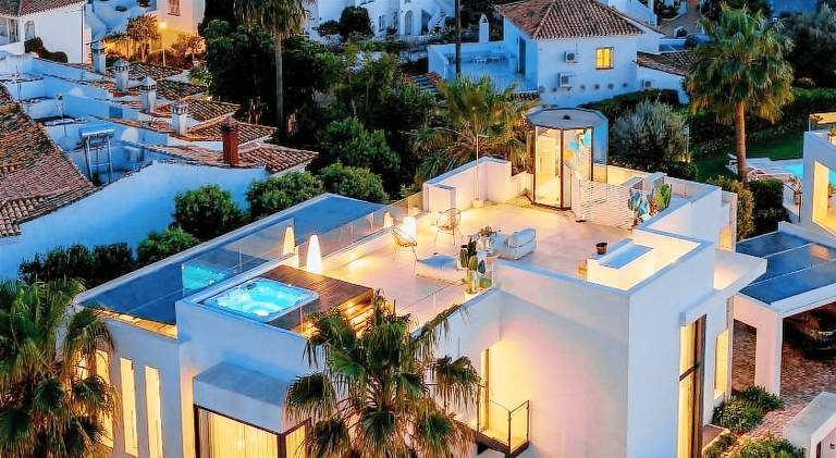 Villa with hot tub & pool — photo 5