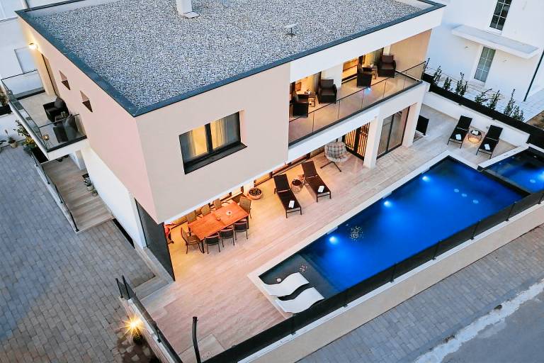 Child-friendly beautiful villa with sauna, barbeque & private pool | Pets allowed — photo 2