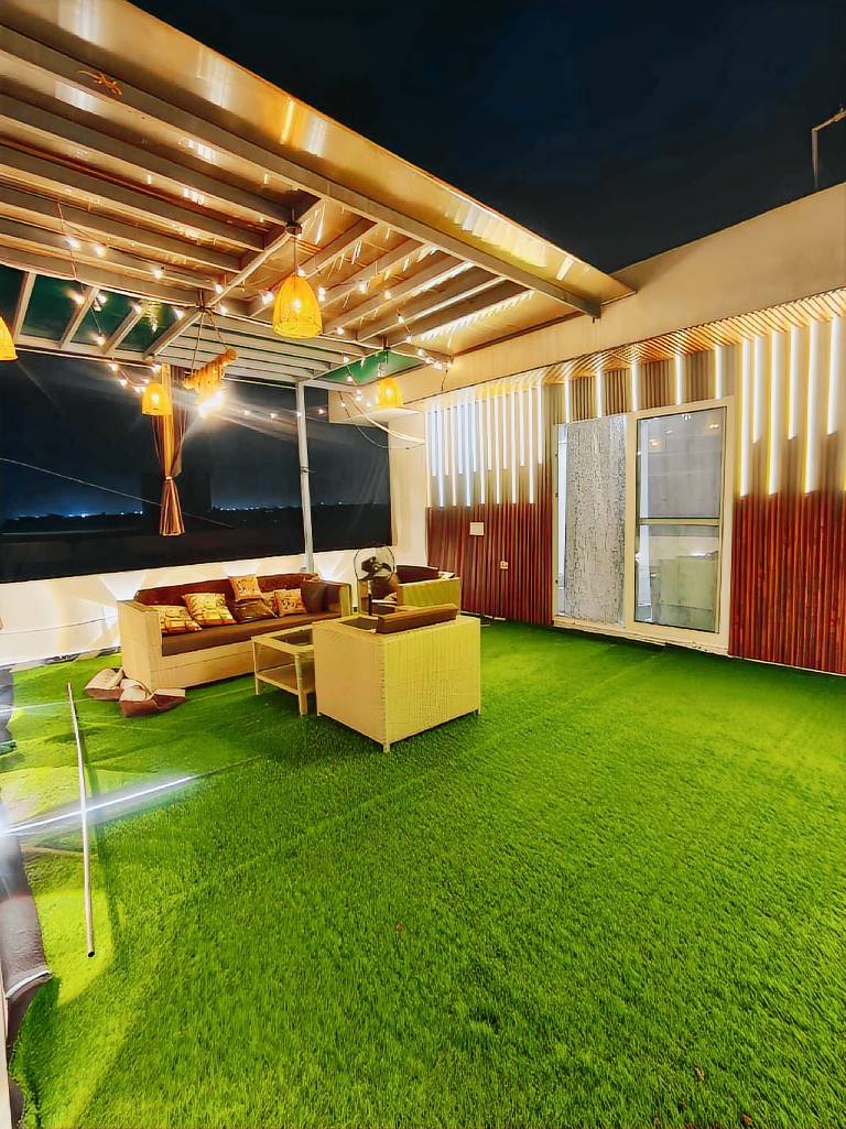 Apartment with patio | Pets are welcome in Faridabad