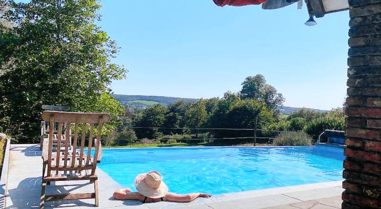 Vacation home with yard & pool | Dogs allowed in Namur