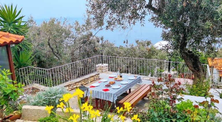 Fully equipped villa with patio, barbecue & garden | Close to the beach | Perfect for remote work | Pets are welcome — photo 4