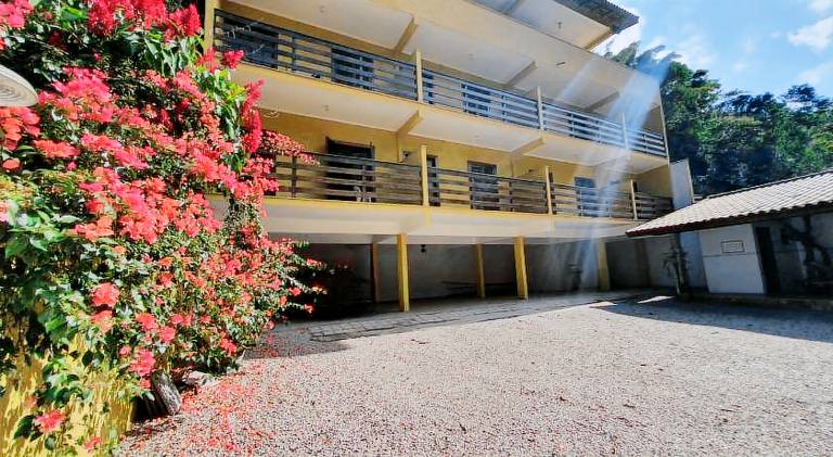 Nice apartment with barbecue & patio | Close to the beach | Pets are welcome in Ubatuba