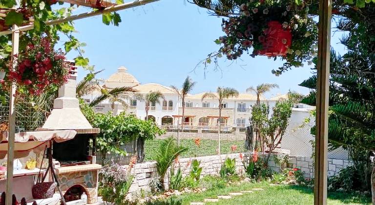 House with barbecue, terrace & garden — photo 3