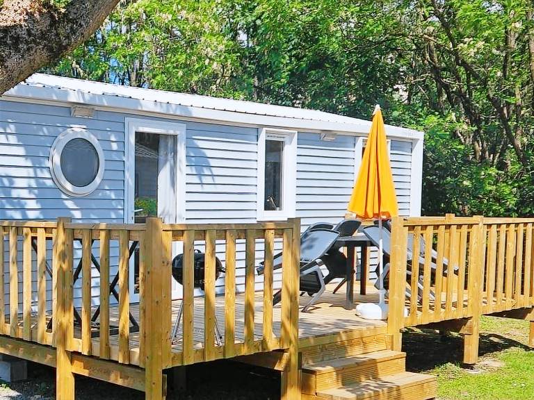 Mobile home with terrace & heated pool — photo 2