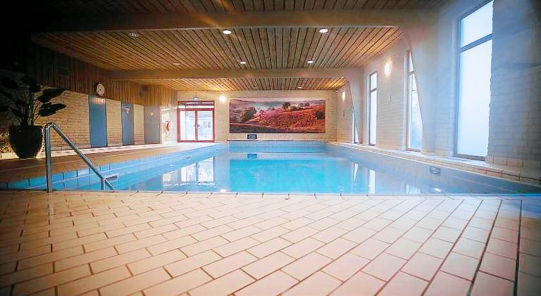 Chalet with private pool, terrace & yard — photo 2