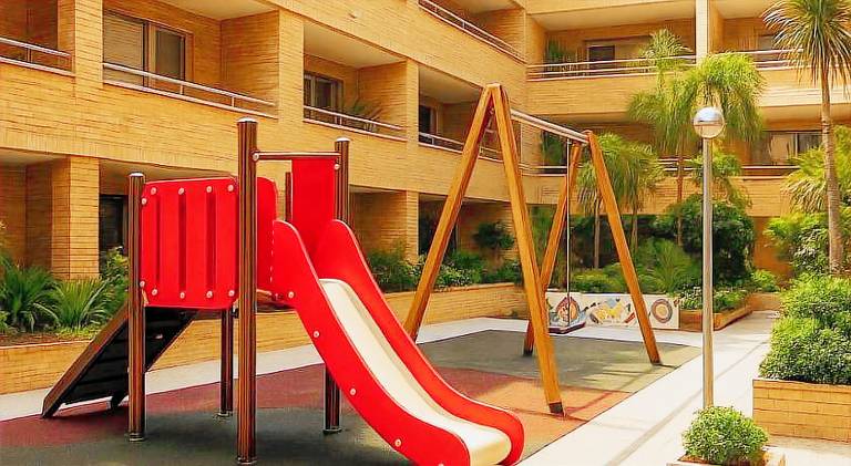 Fully equipped charming apartment with yard, private pool & terrace | Close to the beach | Pet-friendly — photo 2