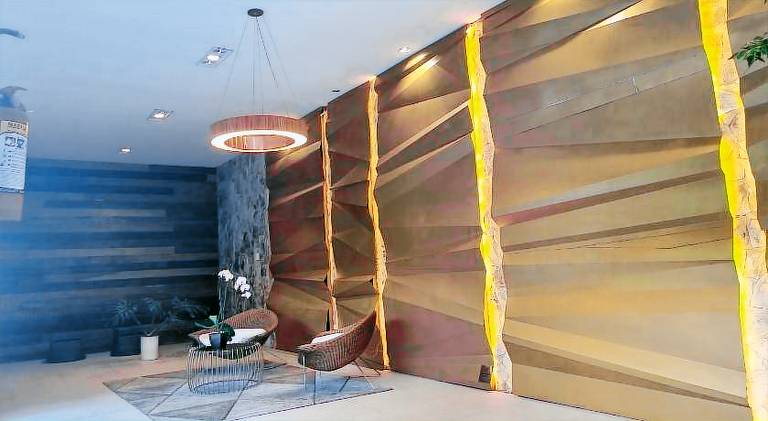 Apartment with pool — photo 4
