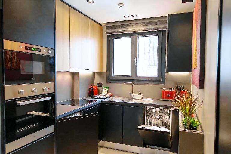 Apartment with terrace | Close to Acropolis of Athens | Perfect for remote work — photo 3