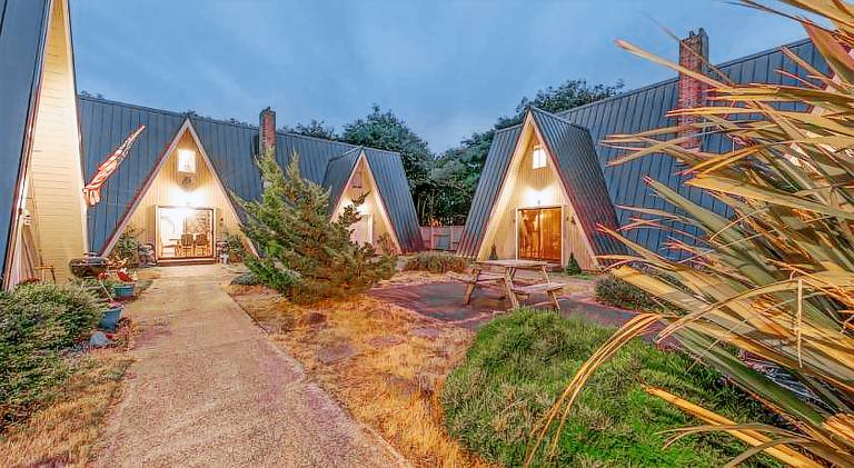 Vacation home with yard in Ocean Shores, WA