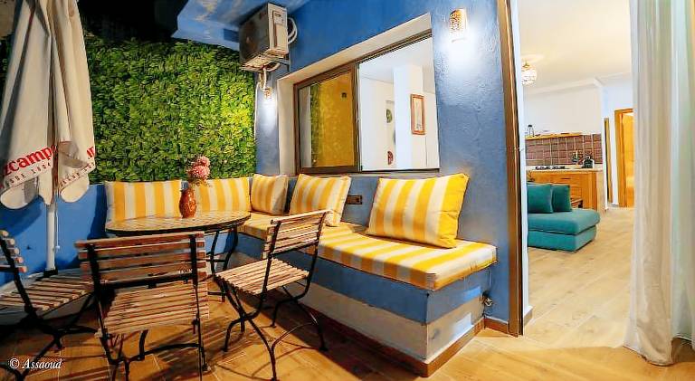 Serviced apartment with patio — photo 3
