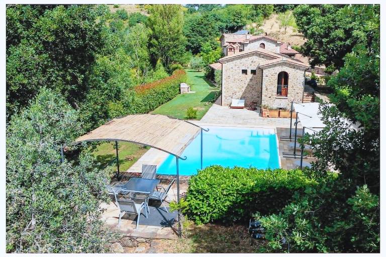 Villa with pool, grill & yard — photo 2