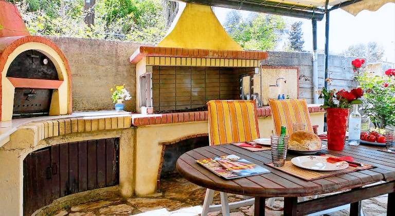 Vacation home with barbeque, garden & terrace — photo 3