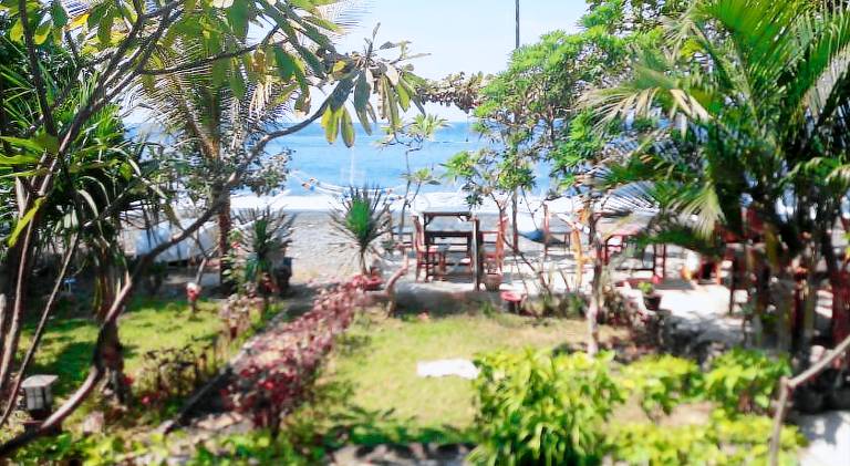 Warung Pantai Bungalows — photo 3