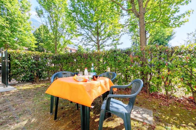 Family-friendly apartment with terrace & garden | Mountain view | Beach nearby | Pet-friendly — photo 3