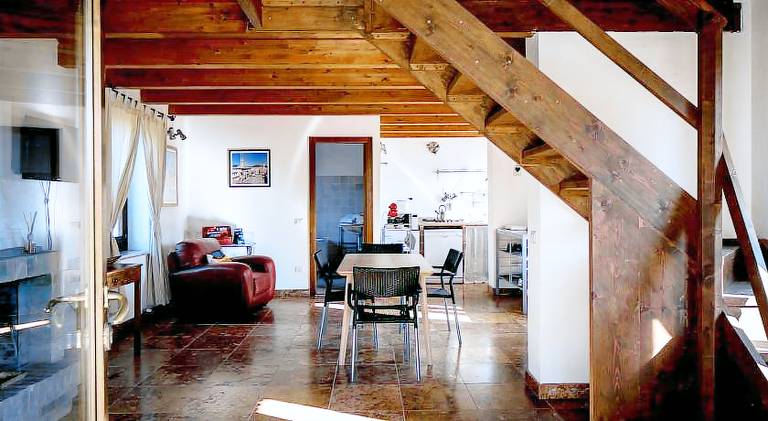 Family-friendly lovely serviced apartment with barbecue, pool & hot tub | Pets allowed — photo 5