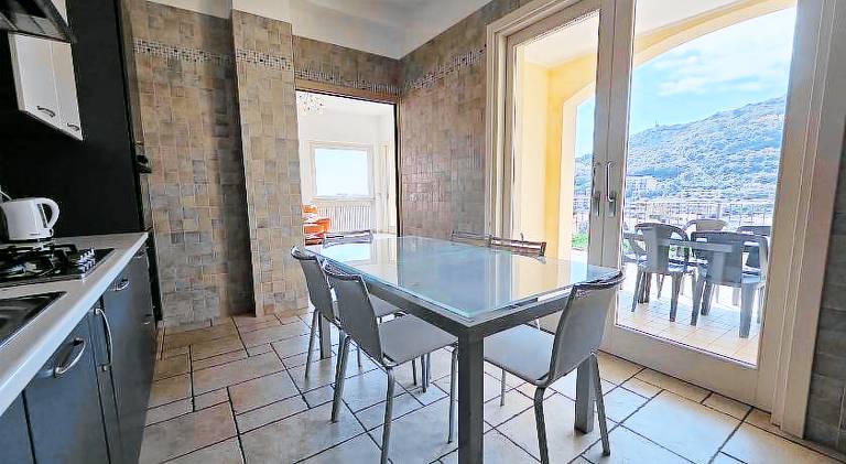 Rental apartment with 2 rooms for 5 persons — photo 3