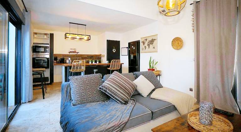 Rental apartment with patio | Pet-friendly — photo 2