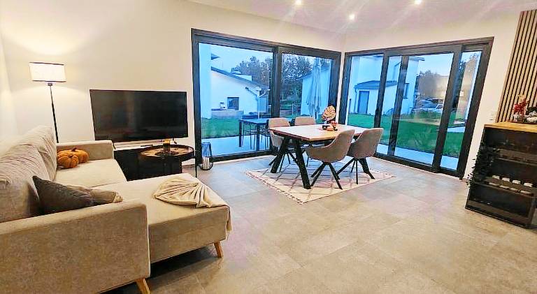 Vacation home with jacuzzi — photo 2