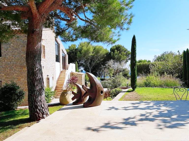 Villa with private pool, terrace & barbeque | Pool view — photo 3