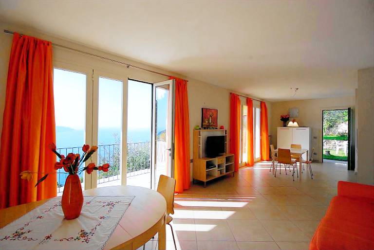 Apartment with patio & yard | Pets are welcome — photo 2